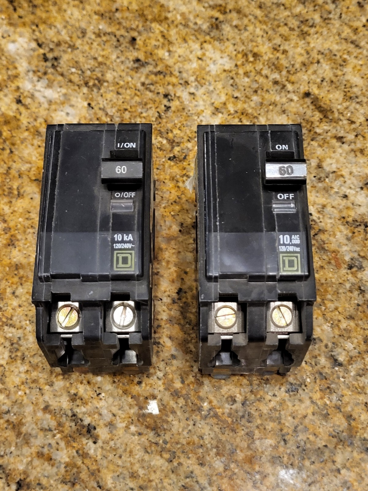 (2) Square D QO260 2 Pole 60 Amp 120 240V AC Plug On Yellow Circuit Breakers