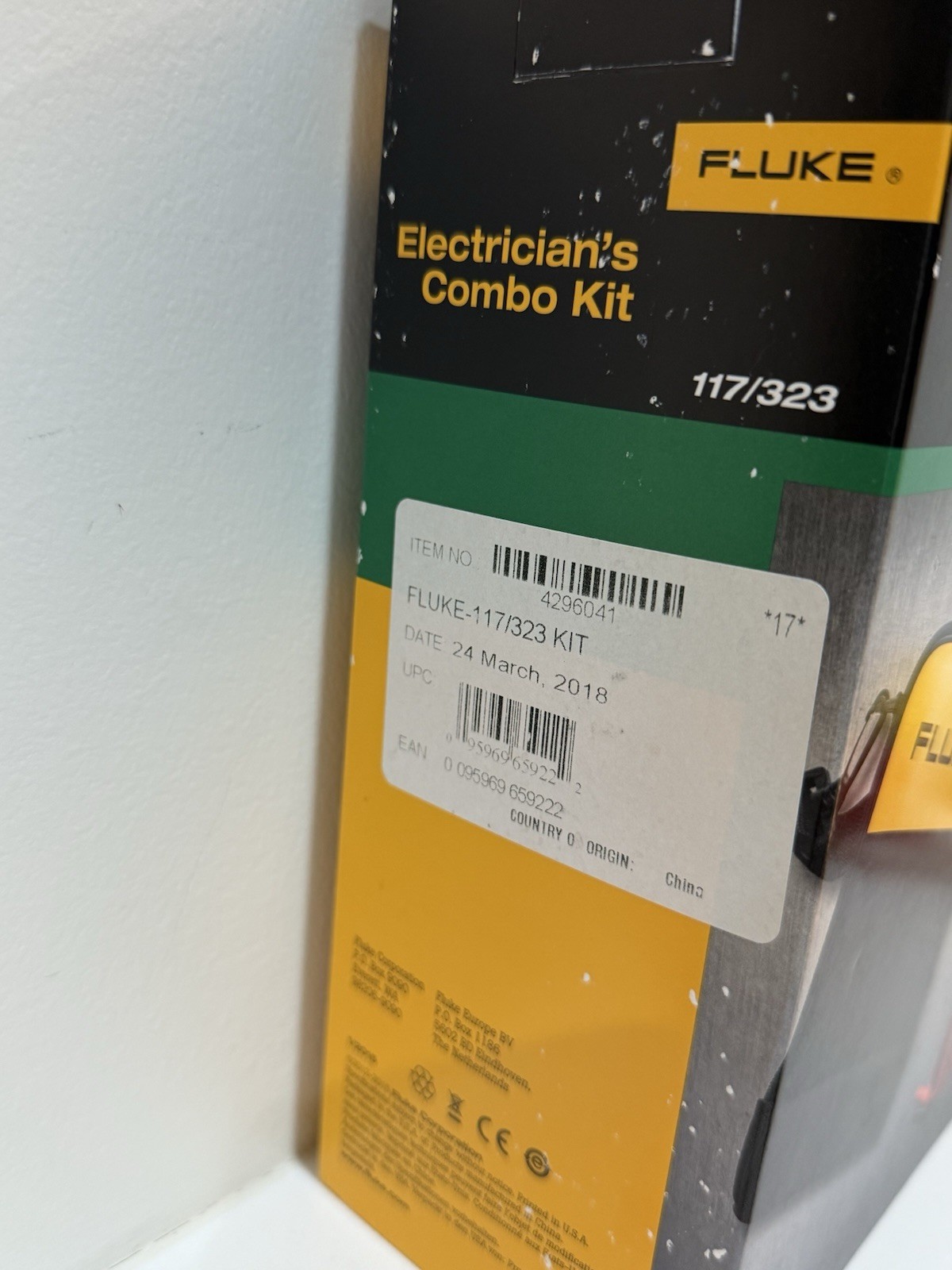 FLUKE 117/323KIT ELECTRICIANS COMBO KIT (NEW) SHIPS FAST MFD-2026
