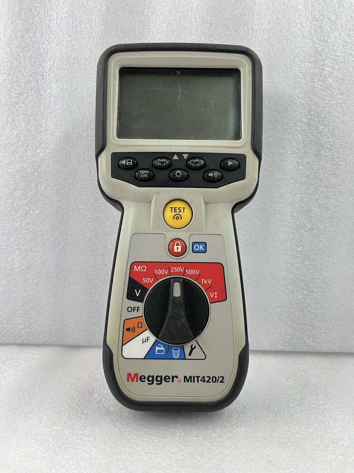MEGGER INSULATION AND CONTINUITY TESTER CAT IV 600V MIT420/2 GRAY (FOR PARTS)