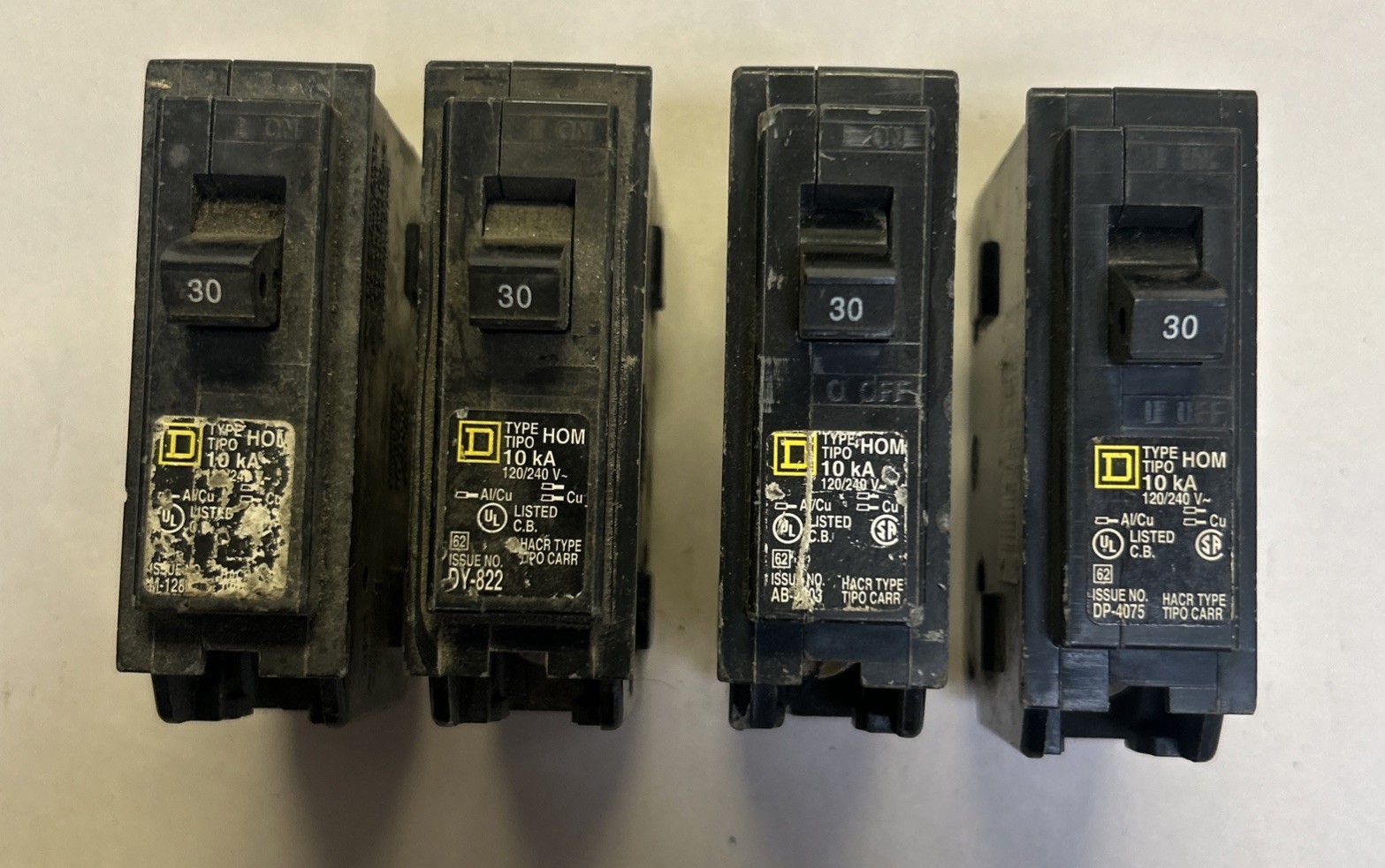 SQUARE D,HOM130,CIRCUIT BREAKER 30A 120/240V 1P LOT OF 4