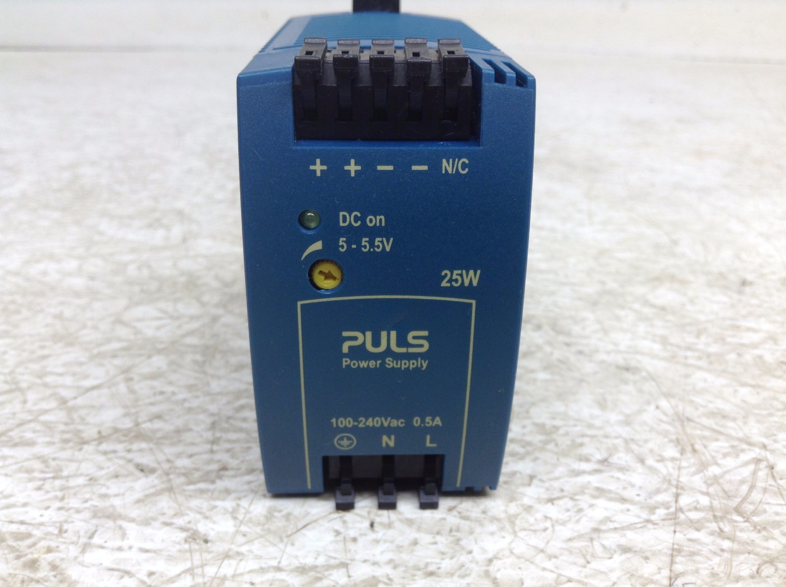 Puls ML30.101 5-5.5 VDC 5 Amp 25 Watt Power Supply ML30101 ML30