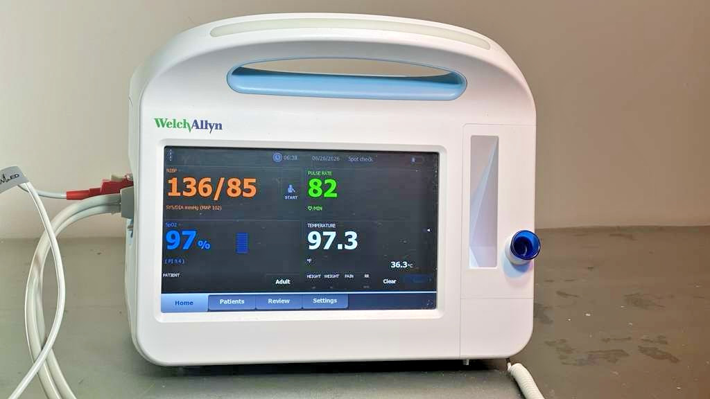 Welch Allyn Vital Signs Monitor 6000 series with accessories &new battery