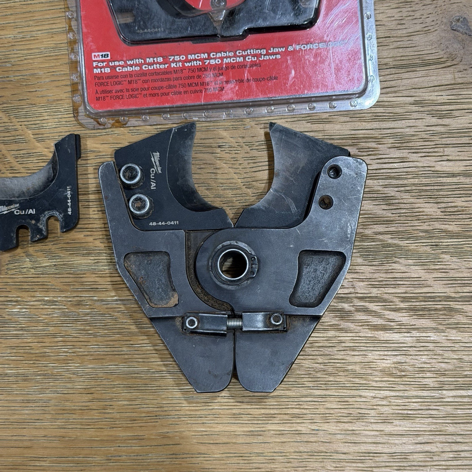 Large Lot Of Milwaukee M18″ 750 MCM Cable Cutting Jaw 49-16-2772 And Extra Blade
