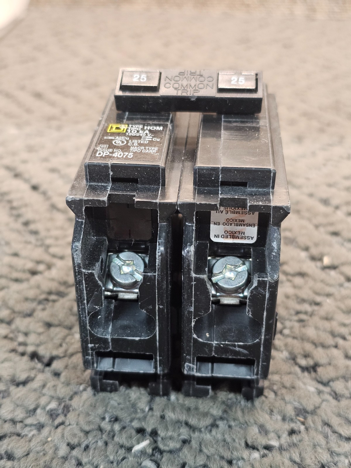 Square D HOM225 Homeline 25-Amp 2-Pole Miniature Circuit Breaker 120/240 V, 10kA