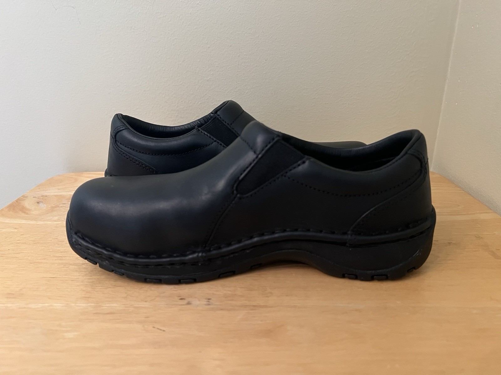 Red Wing Aluminum Toe Slip Resistant SD Work Shoes Women’s 6.5 Black 2321