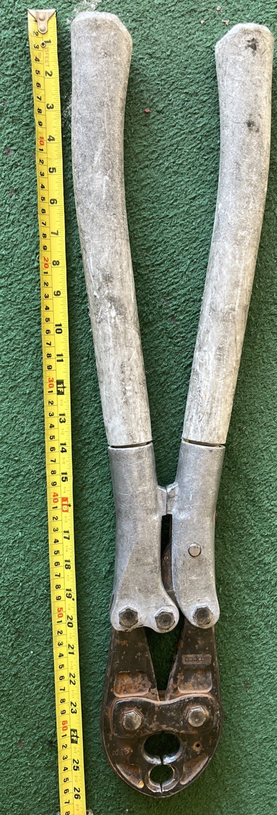 PRE-OWNED SLINGCO MODEL #D3 MANUAL CRIMPER FIBERGLASS HANDLE. GOOD WORKING COND.