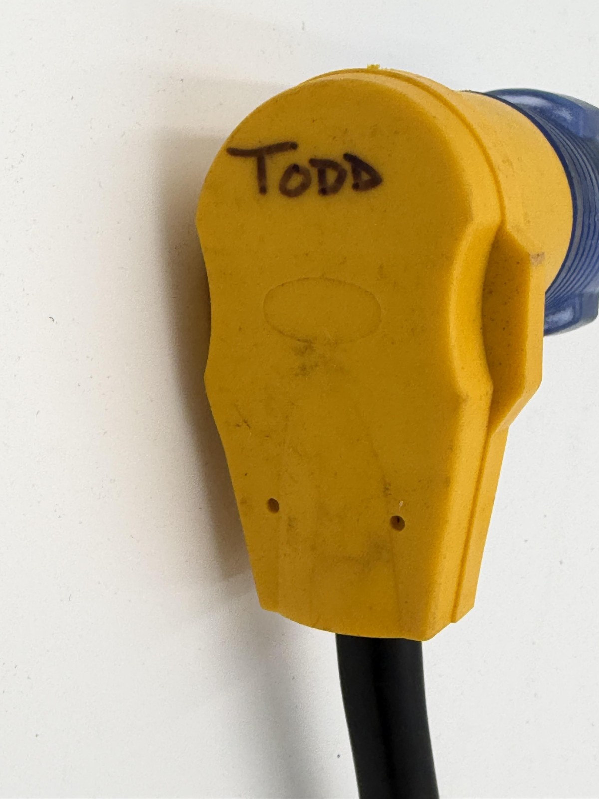 TT-30R 30A RIGHT ANGLE RV ELECTRICAL PLUG ADAPTER CORD YELLOW 125V HEAVY DUTY
