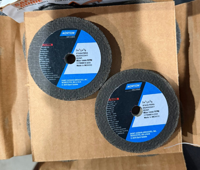 (10 Pack) Norton 66243522417 3″ x 1/2″ x 3/8″ Reinforced Portable Grinding Wheel
