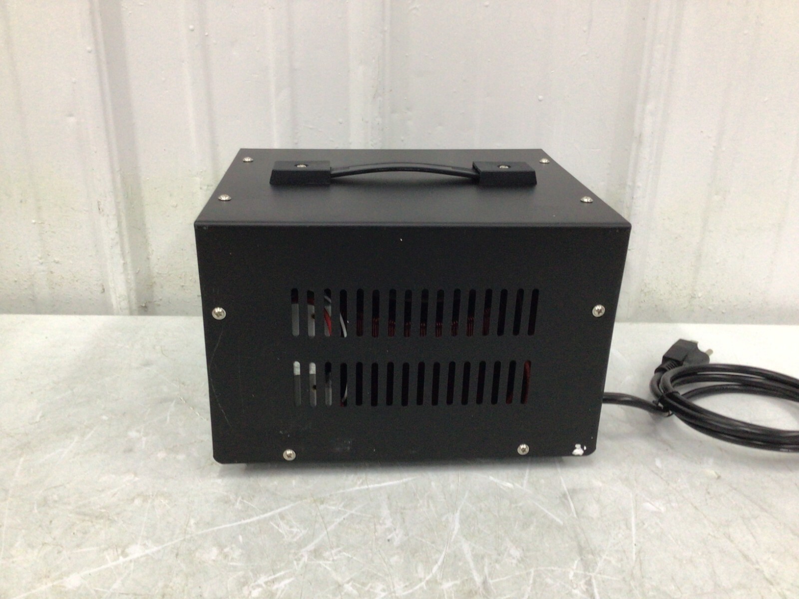 Dayton – 16V987 Step Up/Step Down Voltage Converter, 110V Ac To 220V Ac, 220V Ac