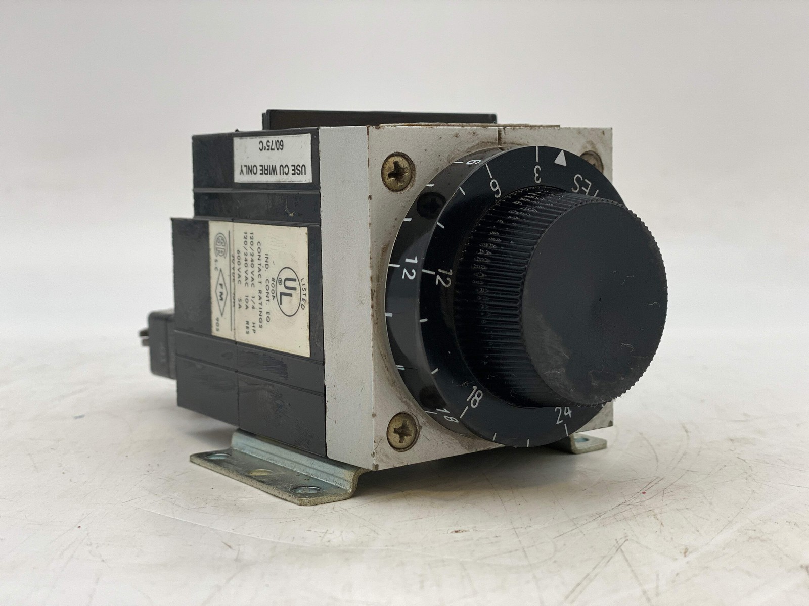 Agastat 7012VH Time Delay Relay 32VDC Coil 3-30 Minutes w/ Aux. Contact (Used)