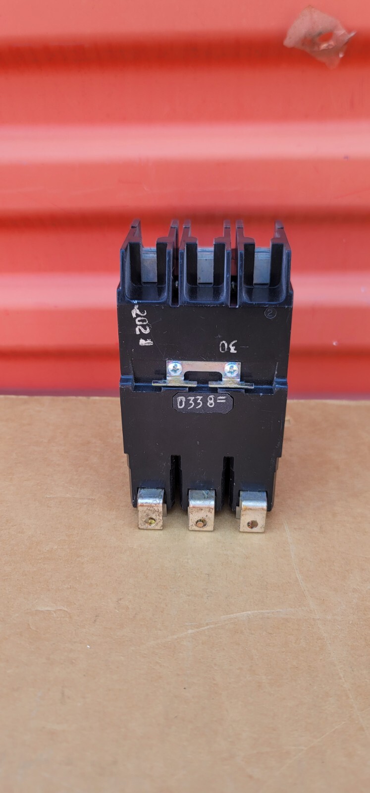 General Electric TEY330 3 Pole 30Amp 480/277 Volt Bolt On Circuit Breaker NEW