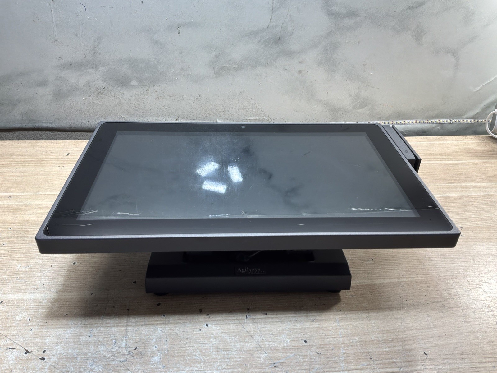 Agilysys J2 225 Integrated Touch Terminal POS System/JUA3361