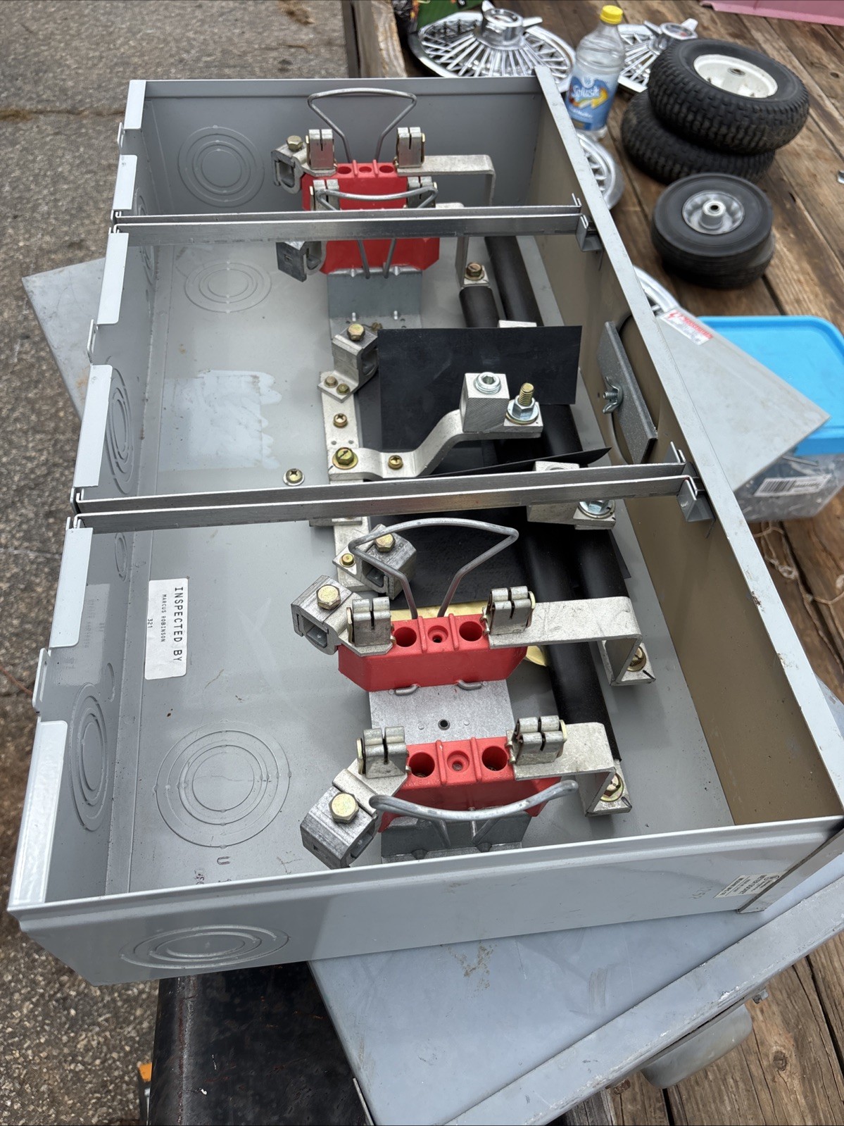 MILBANK U1252 200A DUAL METER CAN SOCKET Mfg 1998