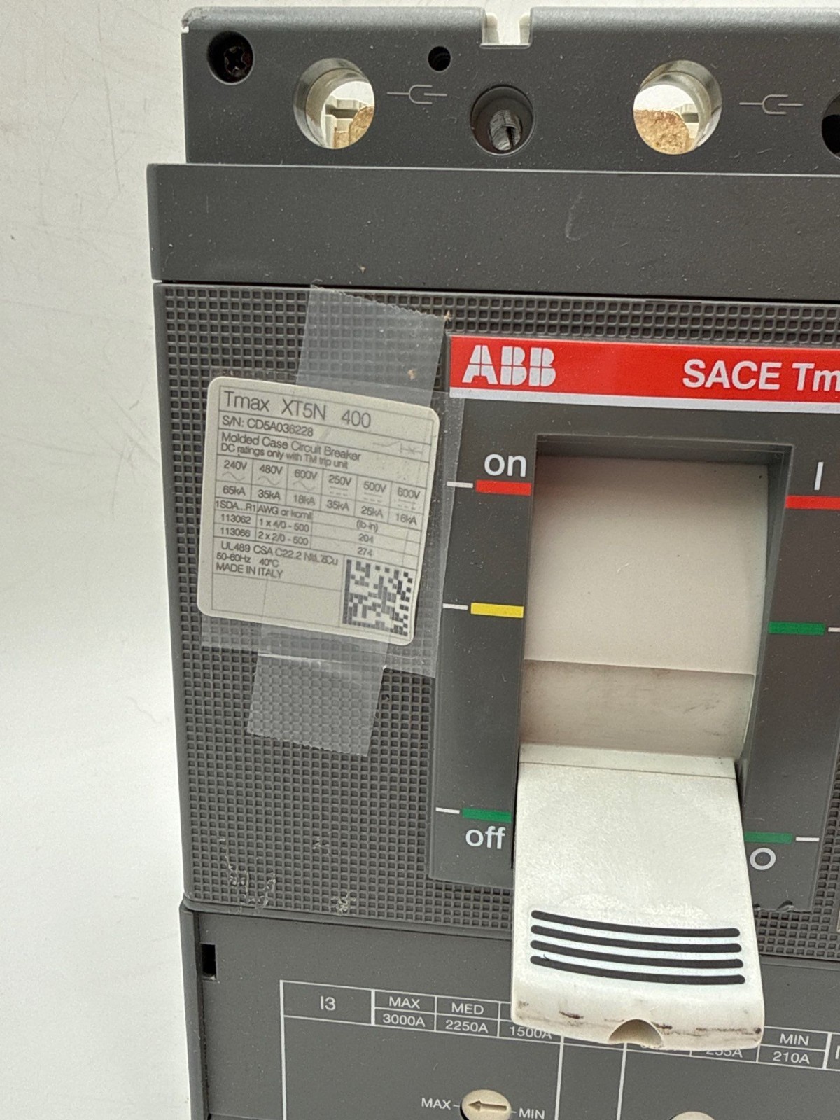 ABB XT5NU330ABFF000XXX Circuit Breaker 300A 3P 600V tmax XT5N 400 300 Amp 3 Pole