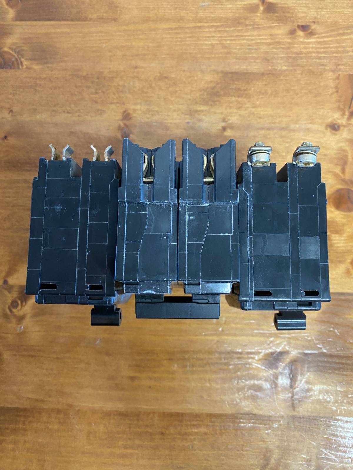 THQL2130 QO220 QO230 Circuit Breakers 2-Pole 30-Amp/20-Amp – Lot of 3