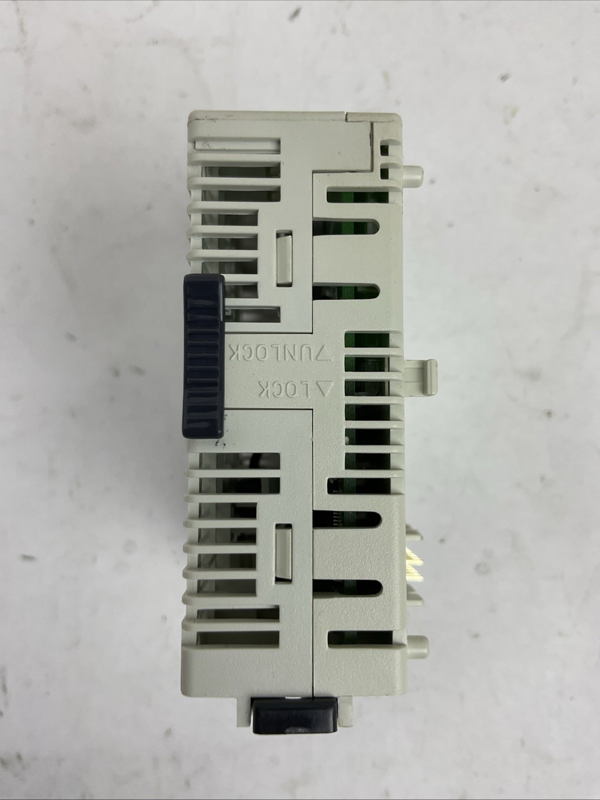 AUTOMATIONDIRECT C0-08TD1 OUTPUT MODULE 3.3-27VDC 0.3A/pt