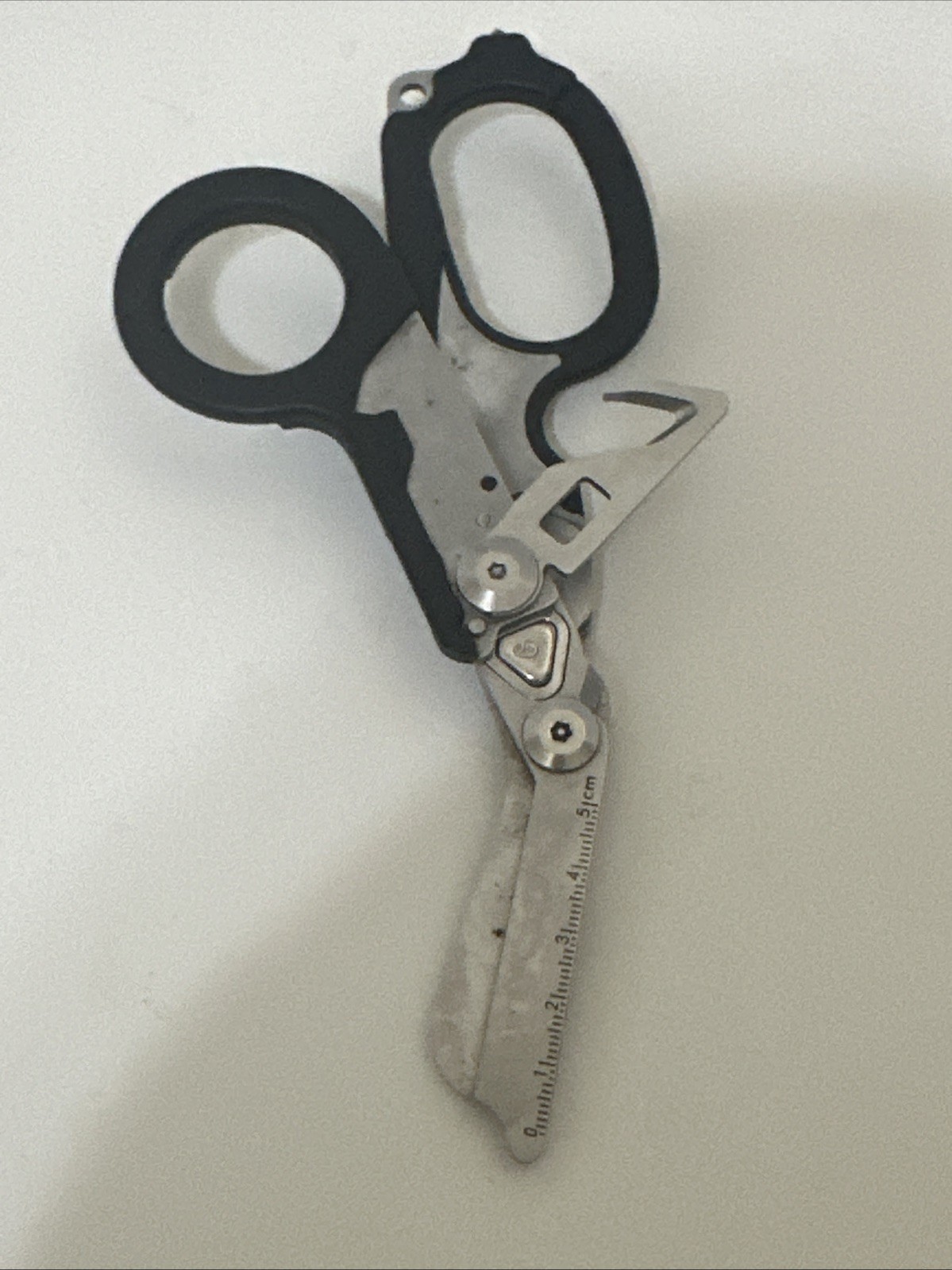 6-in-1 Folding Emergency Trauma Shears Glass Breaker Strap Cutter Black