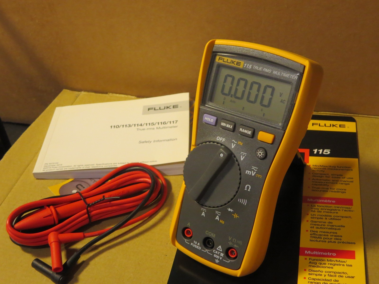 Fluke 115 Multimeter new with leads and Manual