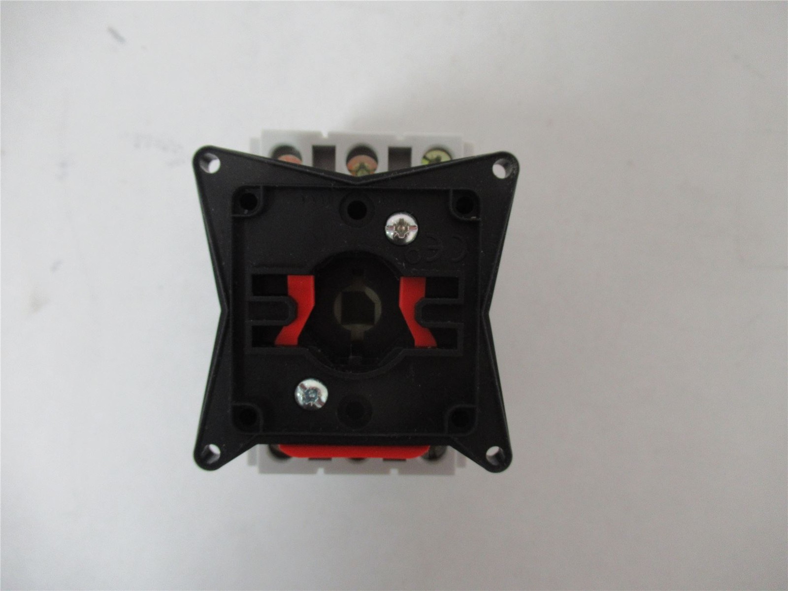 251396 New In Box; Schneider V2 Electric Base for use with Vario Series IP20 3P