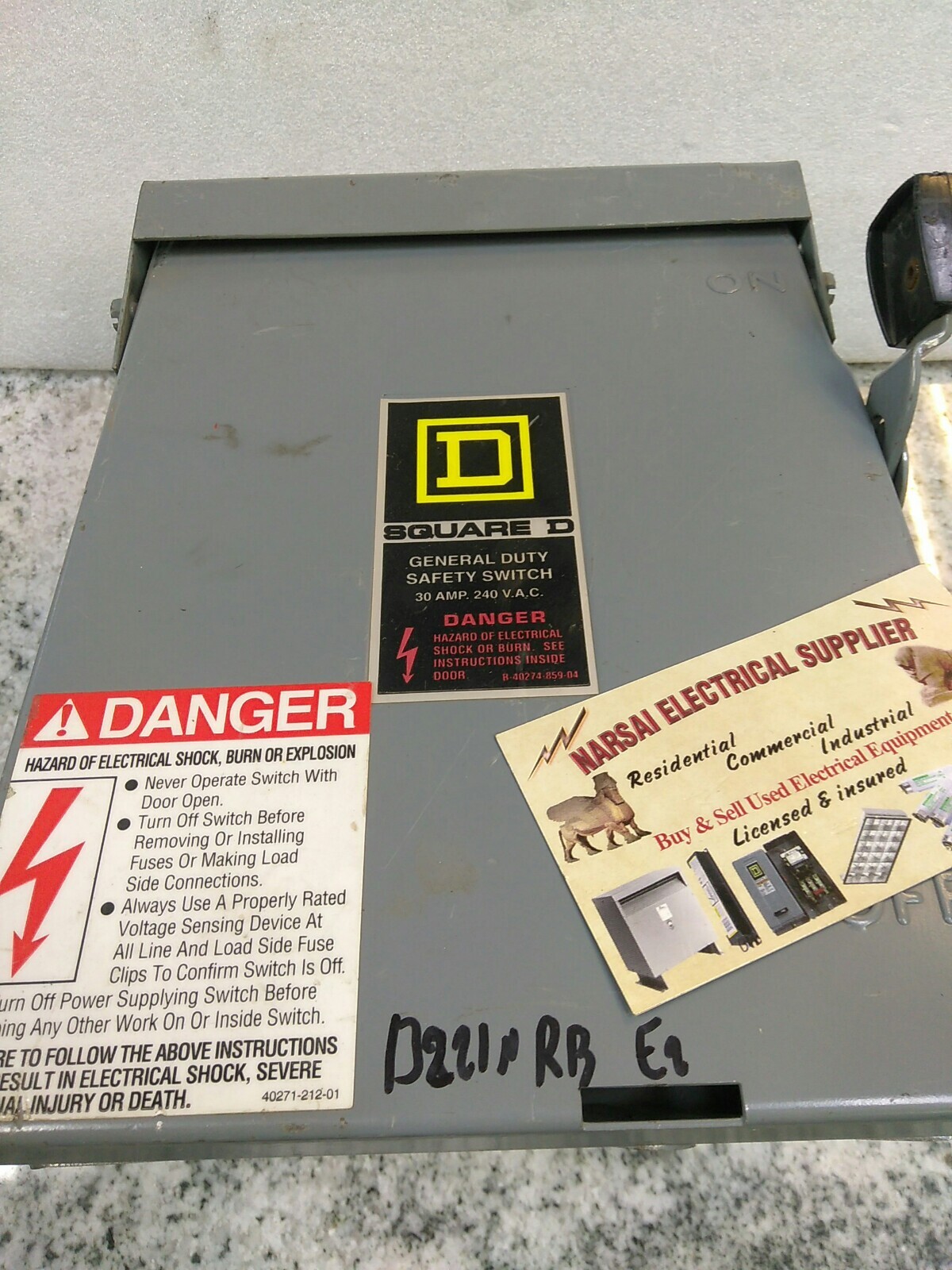 SQUARE D SAFETY Disconnect SWITCH D221NRB SER E2 3R ENCLOSURE NONFUSED 30A (B6D
