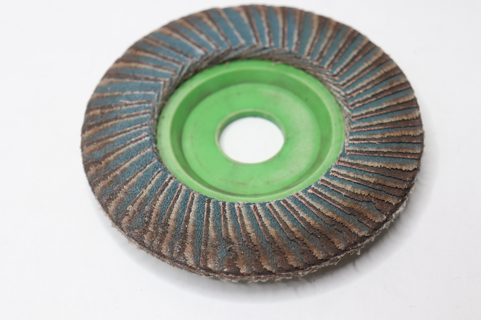 Norton Flap Disc Aluminum Oxide Green 13,300RPM Type 27 80 Grit 7/8 x 4-1/2″