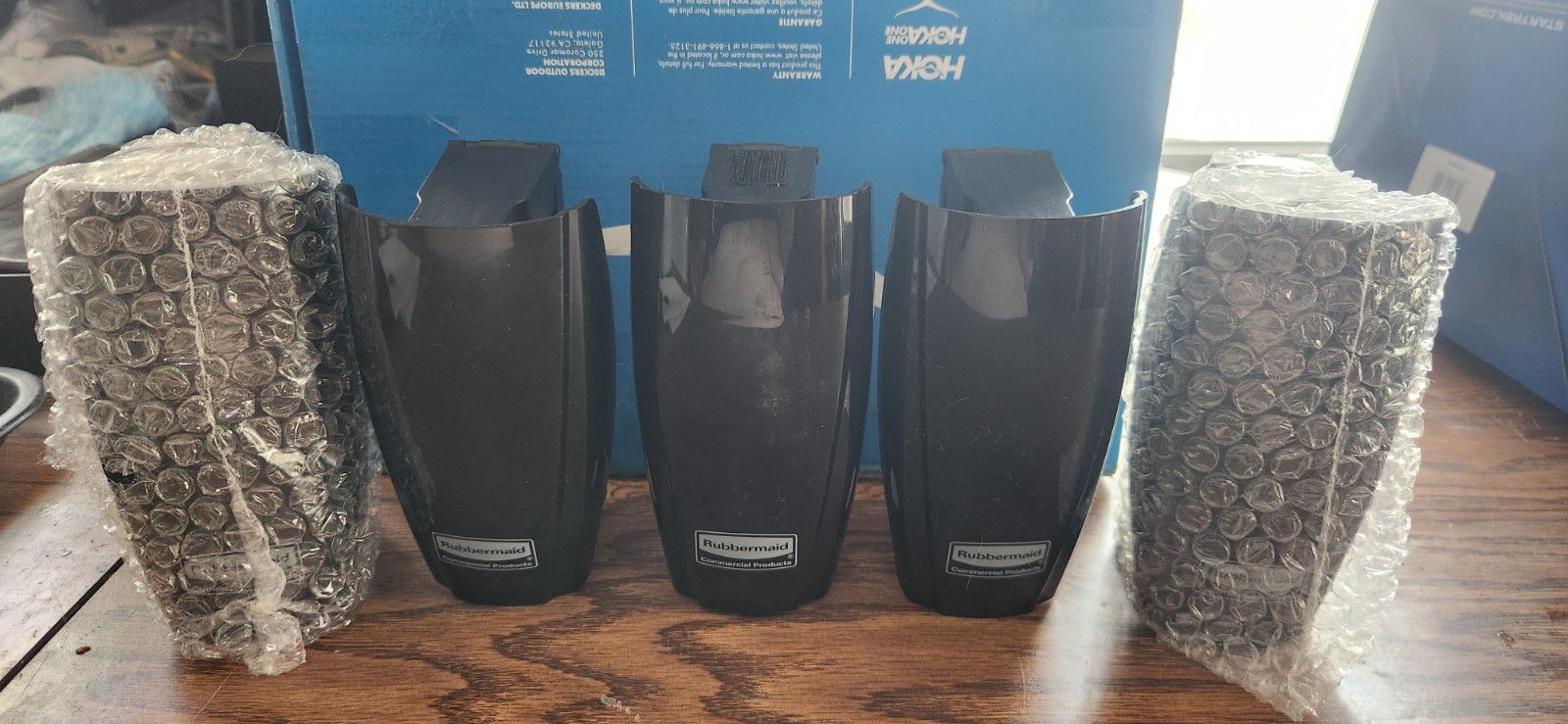 Rubbermaid Commercial TCell Dispenser 2 White, 4 Black Lot Of 7 Free Shipping