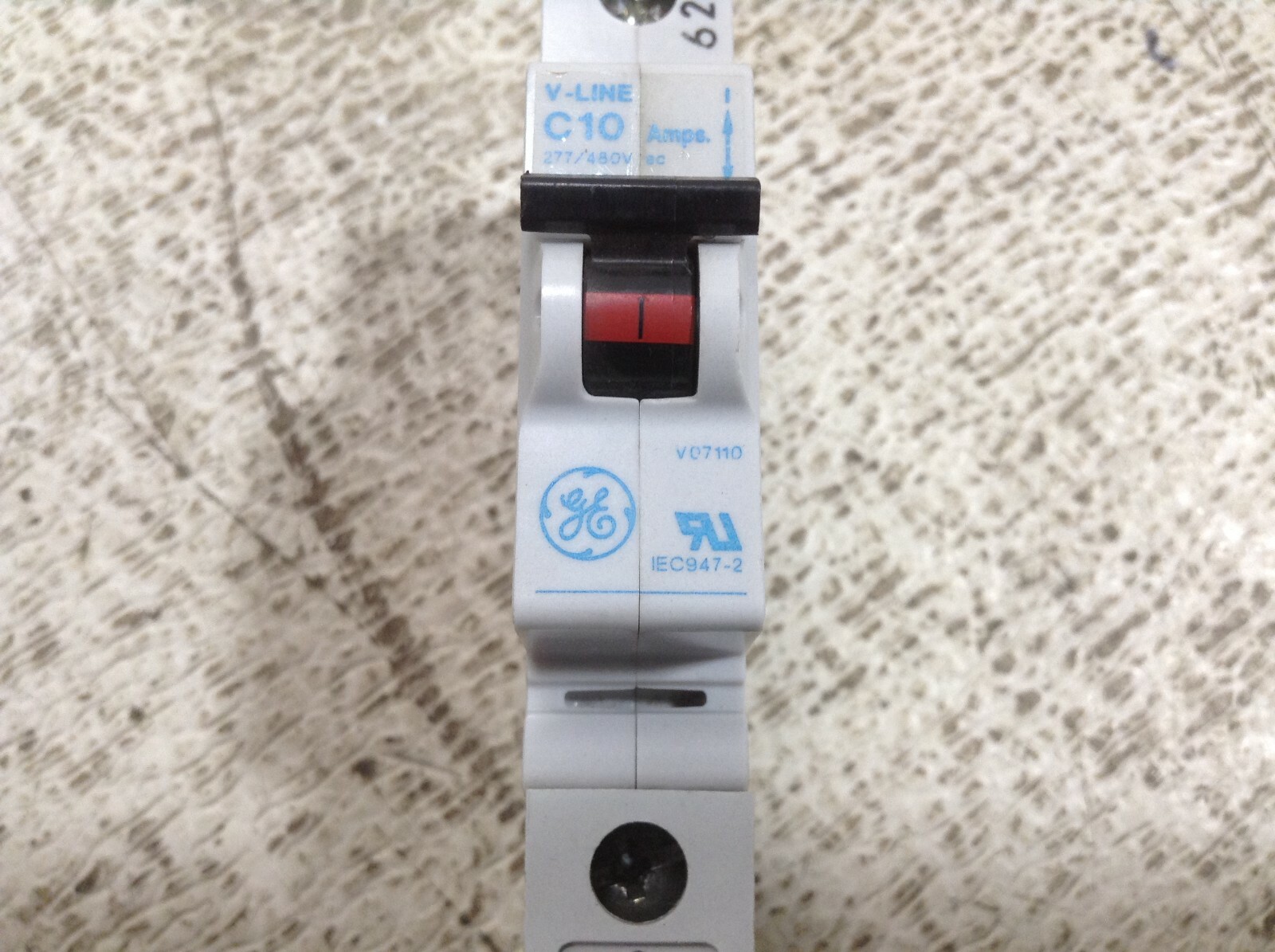 GE General Electric V07110 C-10 10 Amps 277/480 V 1 Pole Circuit Breaker