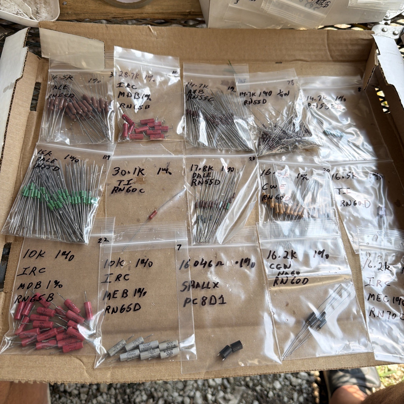 425pc Group Lot Of RESISTORS Dale & Other Mfg Look At Pictures New & Used #6