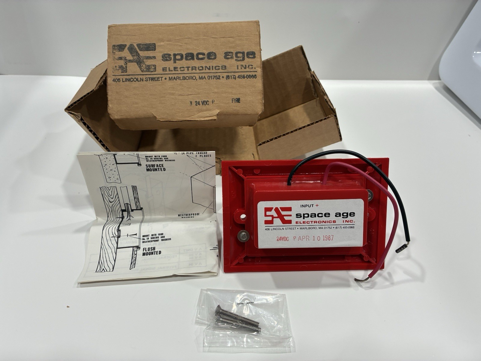 Space Age Electronics V33 Red Fire Strobe Beacon Light 24VDC NOS