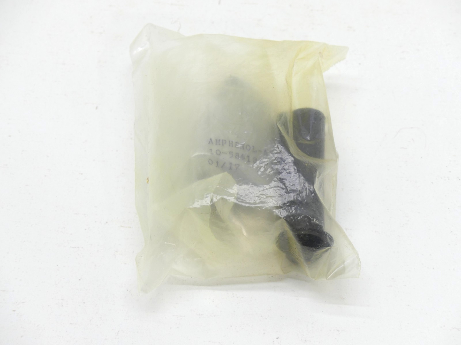 Amphenol 10-584189-183 w/ 2 Rubber Inserts