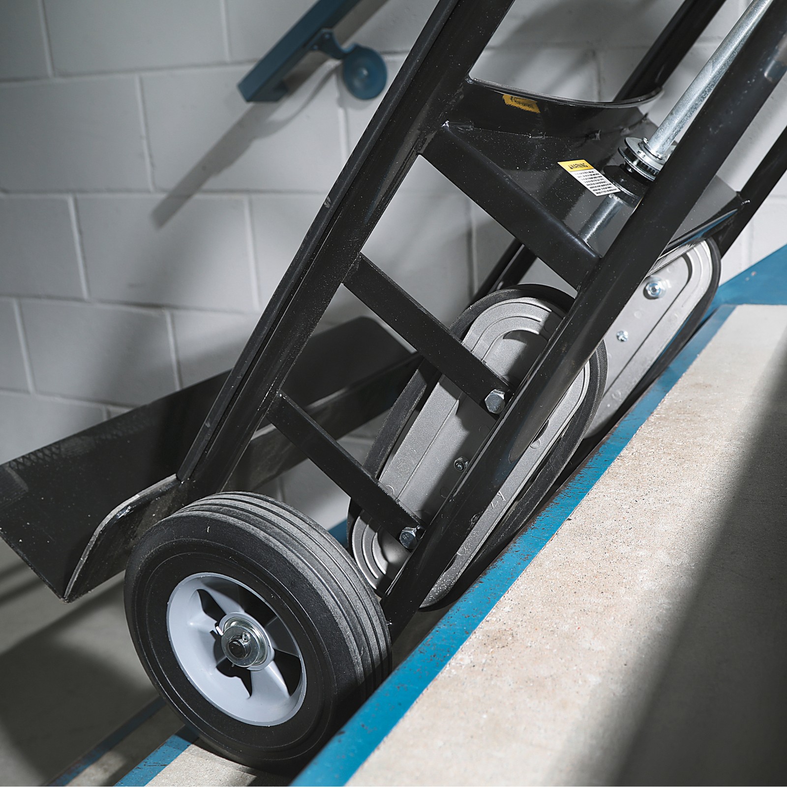 Klutch Appliance Hand Truck, 800-Lb. Capacity, 58-1/4in.H
