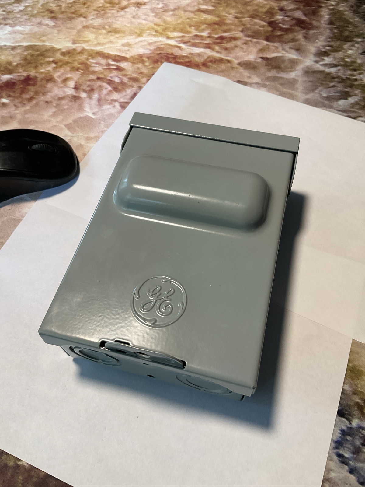 (1) NEW GE 30-Amp 120/240-Volt Fused Air Conditioner Disconnect – TF30RCP