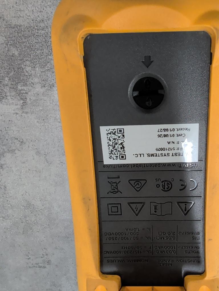 Fluke 1587 FC Insulation Multimeter with Case and Leads (PD2104402)