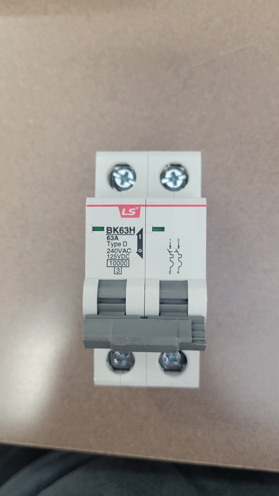 Din Rail 63A 240VAC/125VDC Circuit Breaker