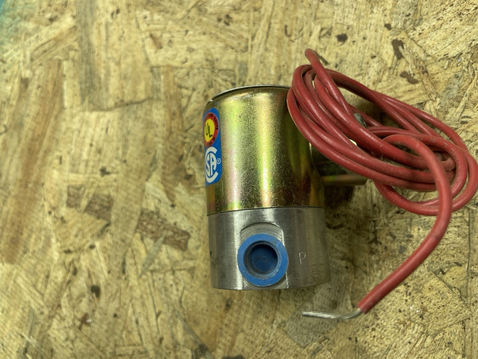 V52DB2100 Skinner Fuel Solenoid Valve New (no Box)