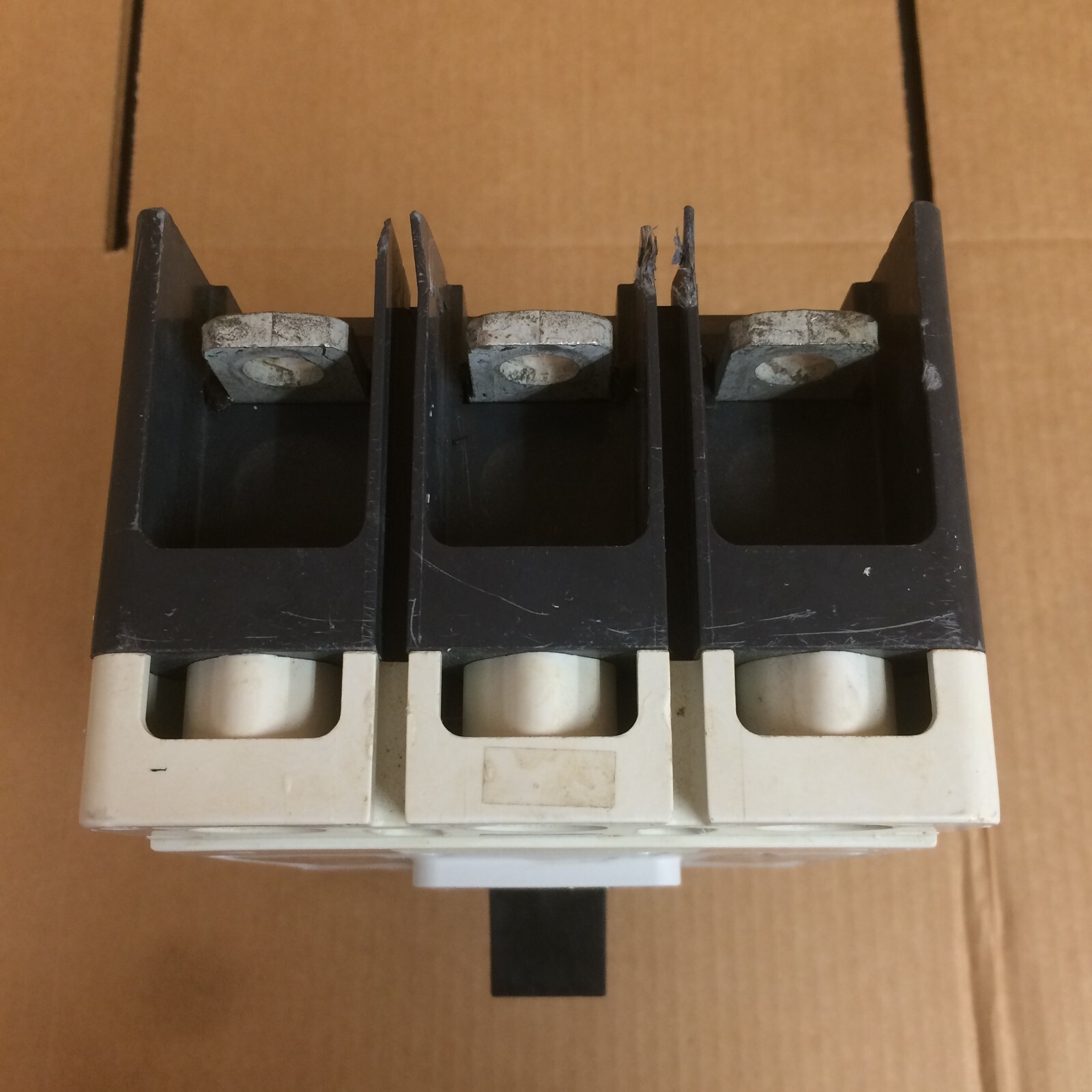 Eaton Cutler Hammer L630H LGH3630NN 600amp 3pole circuit breaker 480V 3P NICE!