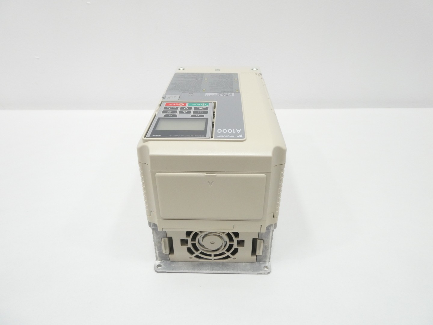 Yaskawa CIMR-AU4A0009FAA Ac Vfd Drive 0-480v-ac 0-400hz 380-480v-ac