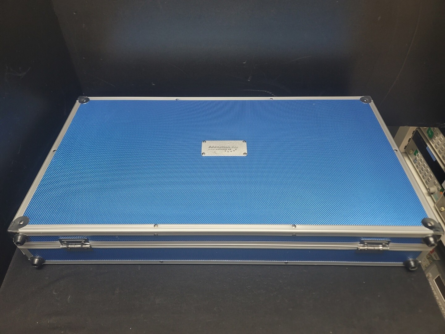 Aaronia HyperLOG 7040: 700MHz to 4GHz High-Performance EMC Antenna (5851)