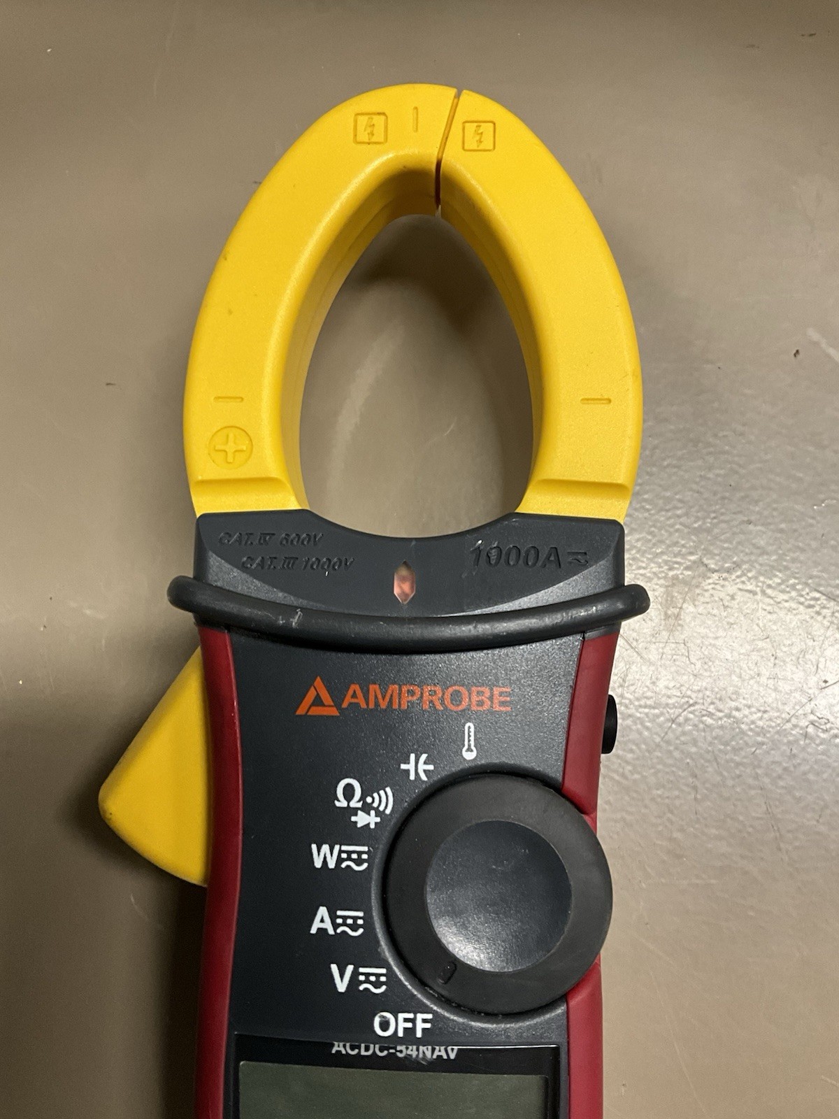AMPROBE AC/DC-54NAV 1000A AC/DC TRMS NAVIGATOR CLAMP METER POWERS ON