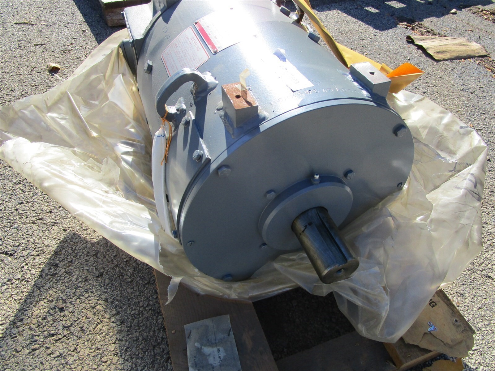 GE Kinamatic 20HP DC Motor 5CY1042E1 1150/4550 rpm 288AY New Old Stock