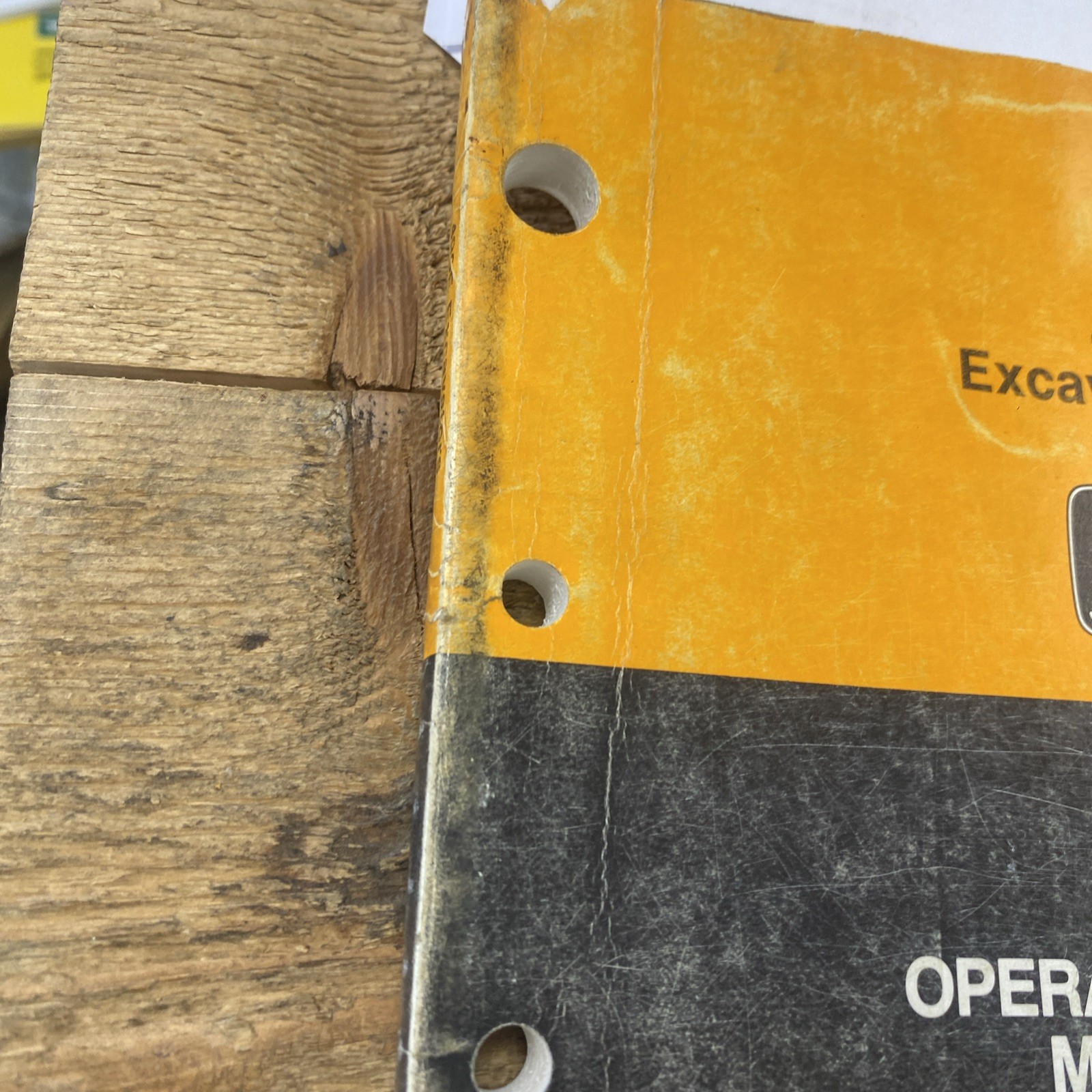 John Deere 490E Excavator Owners Operators Manual – OMT138805