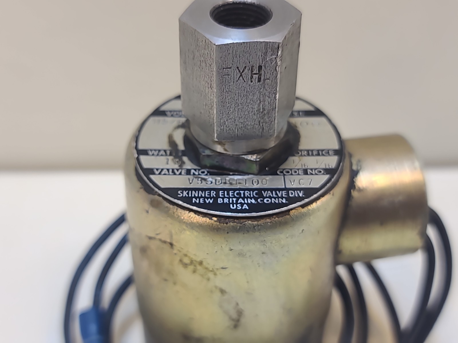 Parker Skinner V53DB1100 Pneumatic Solenoid Valve – Used