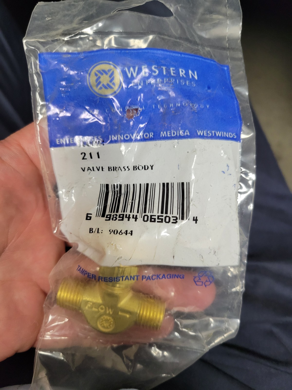 WESTERN ENTERPRISES 211 Brass Body Valve, 3000 psig, 1/4″ NPT (M)