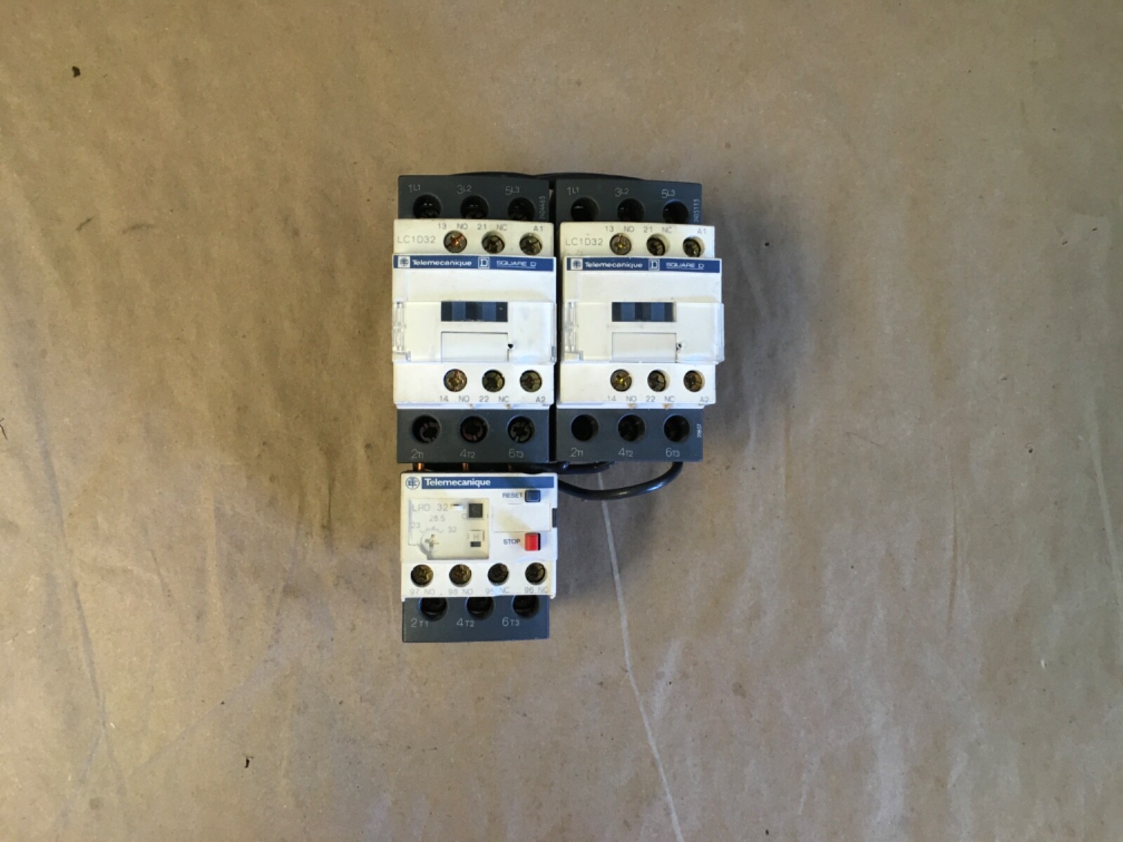 TELMECANIQUE LC1D32 DOUBLE CONTACTOR W/LRD 32 OVERLOAD (KB)