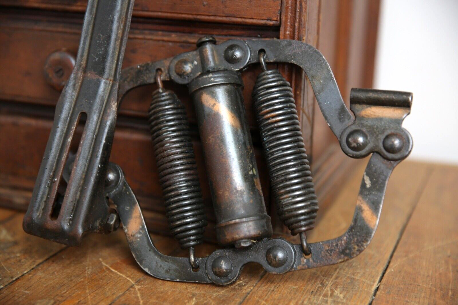 Vintage Japanned Swing Arm Potbelly Door Closer hardware antique copper flash
