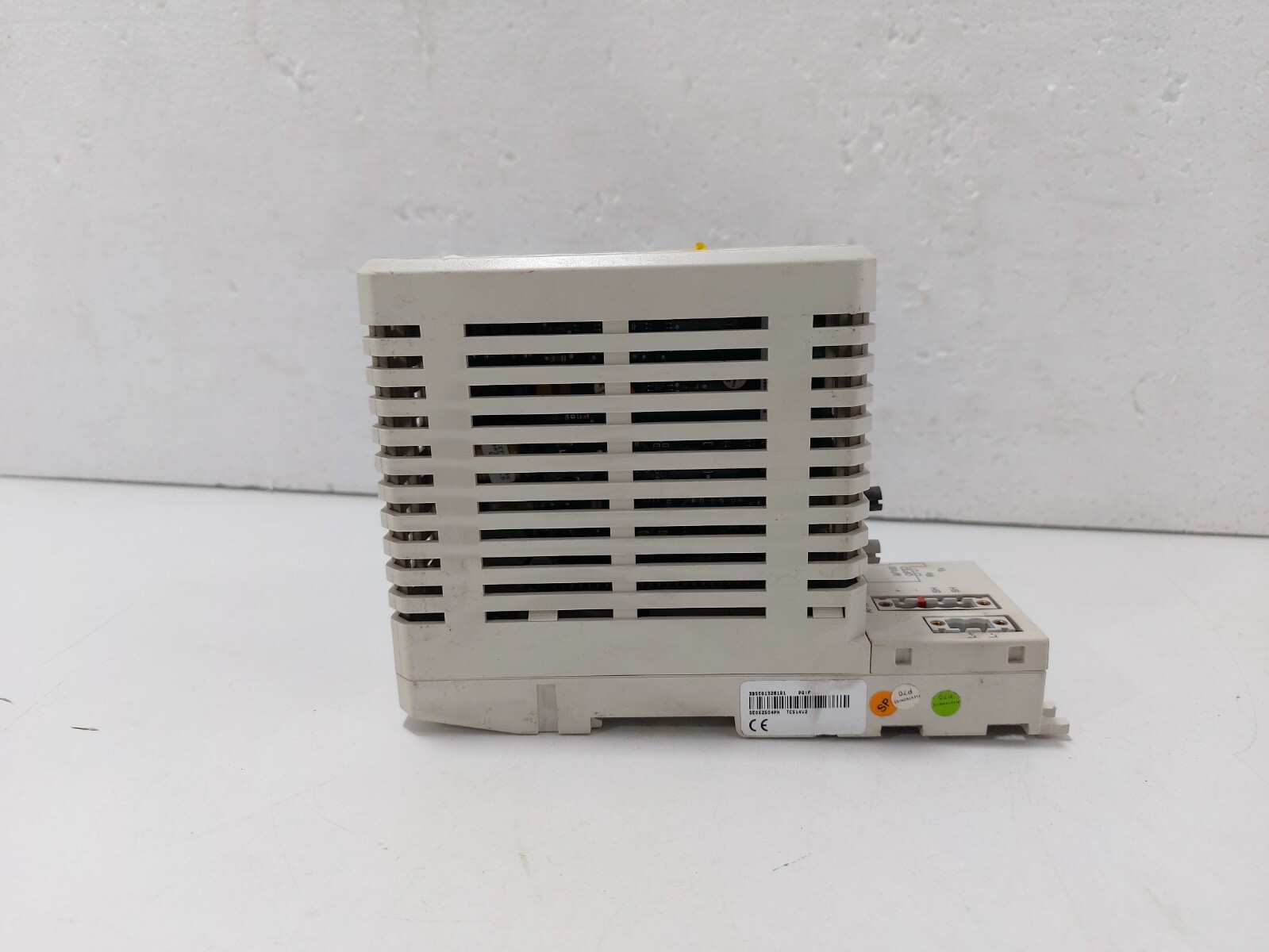 ABB 3BSE013281R1 TC514V2 Repeater Modem Twisted Pair / Optical