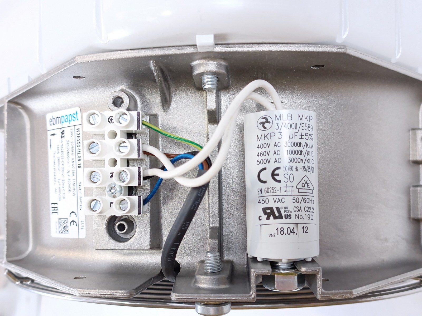 Schneider Electric NSYCVF850M230PF ClimaSys Fan 850M3/H 230V IP54