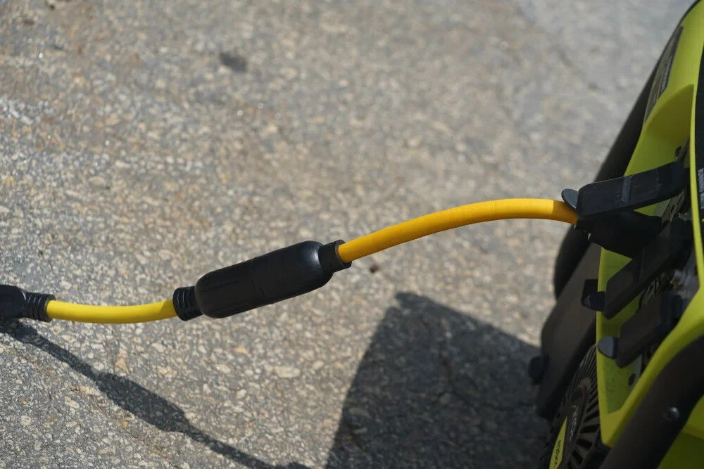 Twist-to-Lock Cord Adapter 9″ 12/3 STW Yellow 15A 125V Plug to L5-20R