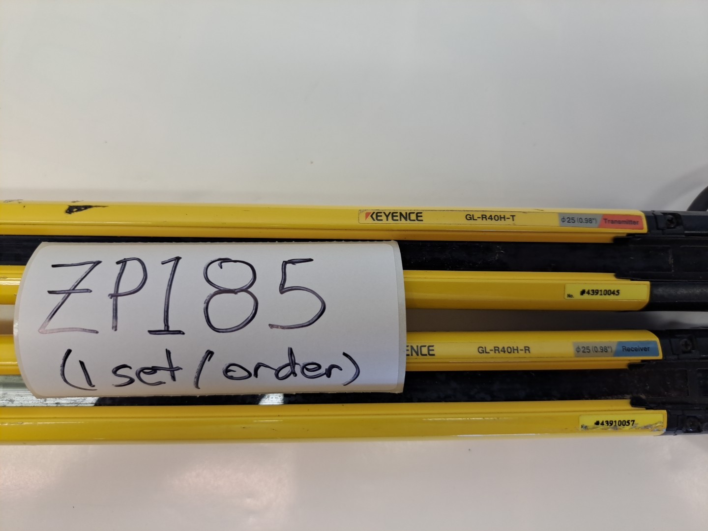 Keyence GL-R40H-T / GL-R40H-R Safety Light Curtain Set cable on both ends USED