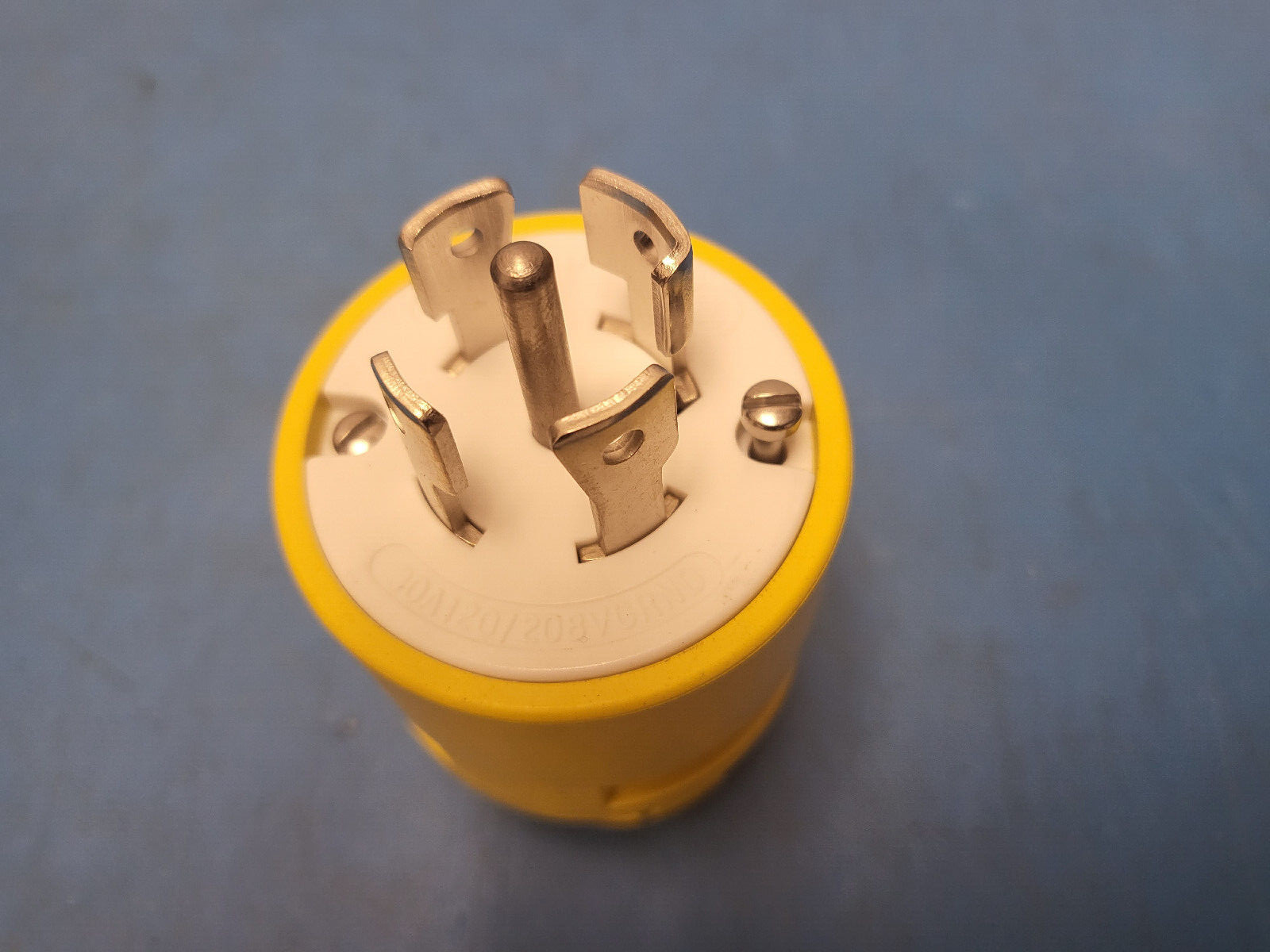 WOODHEAD / MOLEX 2881 PLUG ,YELLOW , NEMA L21-30P 30A 3 PY 120/208